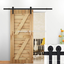 Puerta corrediza de granero de madera de estilo rústico